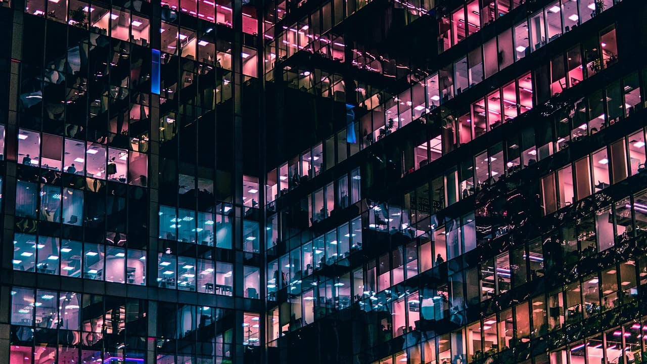 What to Look for When Choosing a Real Estate Brokerage in Victoria